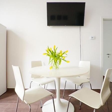 Wonderful Big Apartment Near Yppen Market Bécs Kültér fotó